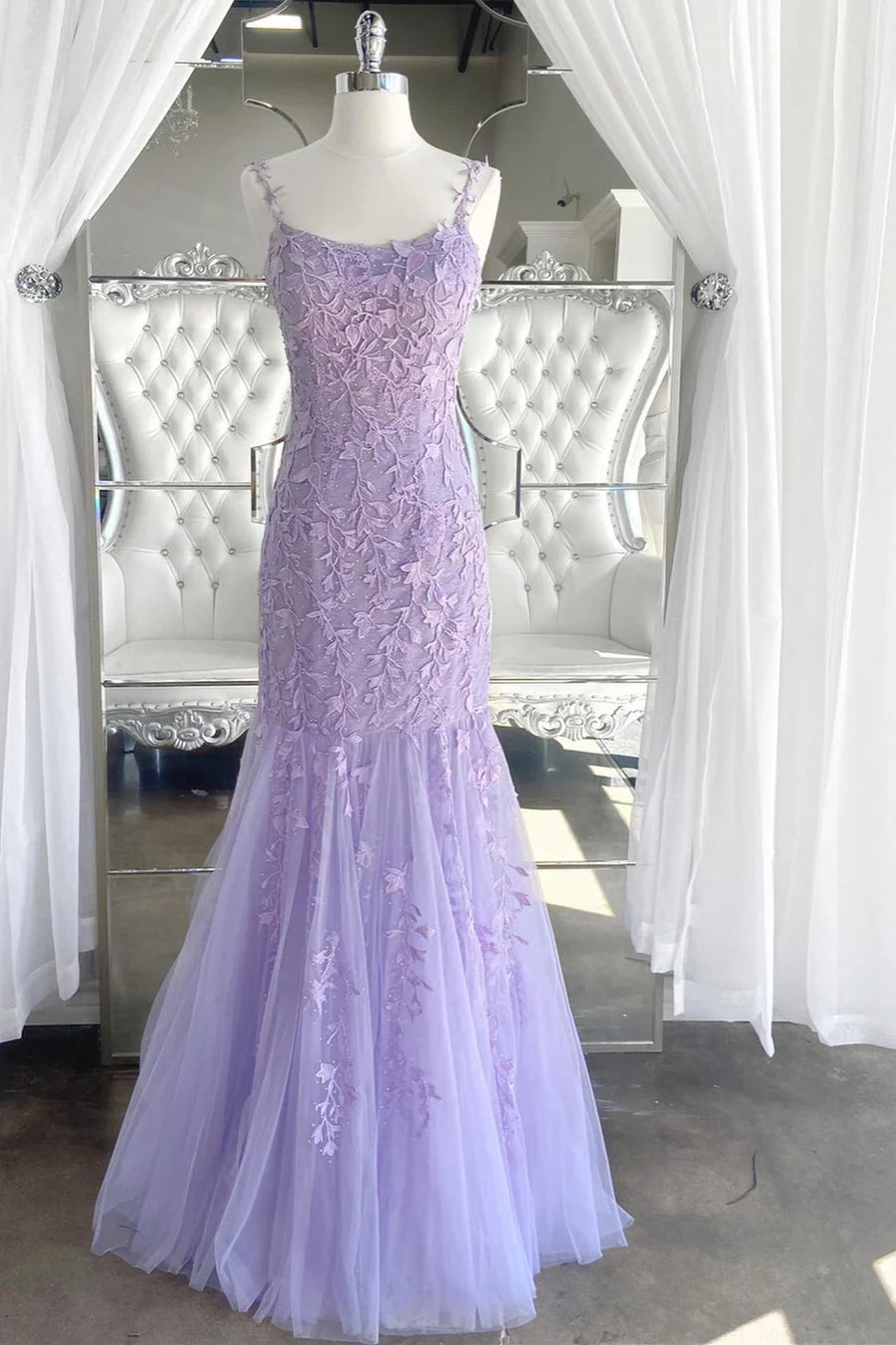 Elegante vestido de fiesta de corte trompeta con apliques de encaje
